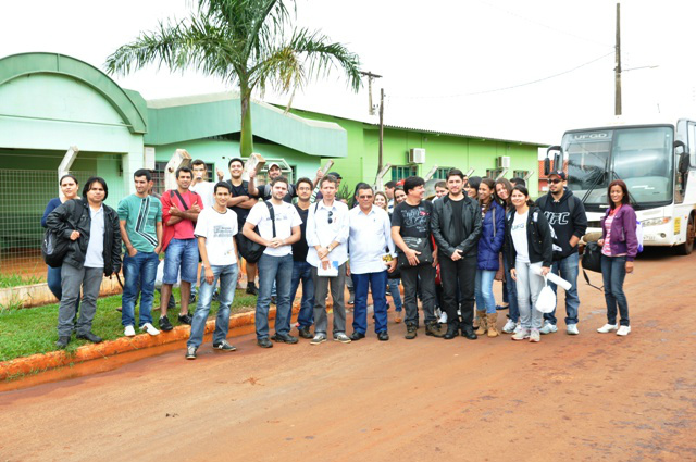 Acadêmicos de Geografia da UFGD fazem trabalho de campo em Aral Moreira