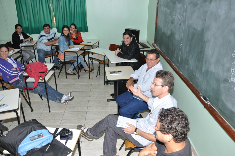 Acadêmicos de Geografia da UFGD fazem trabalho de campo em Aral Moreira