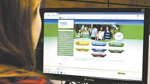 Inscrição para financiamento estudantil em universidade paga termina quarta