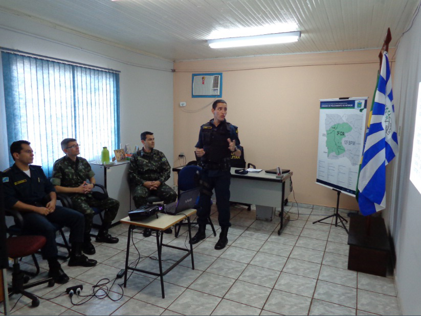 3ª CIPM recebe visita do comandante do 17º RC Mec