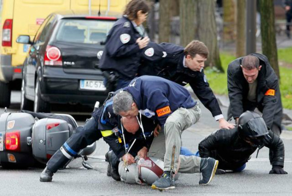 Autoridades divulgam novo balanço de ataques em Paris: 129 mortos e 352 feridos Autoridades divulgam novo balanço de ataques em Paris: 129 mortos e 352 feridos