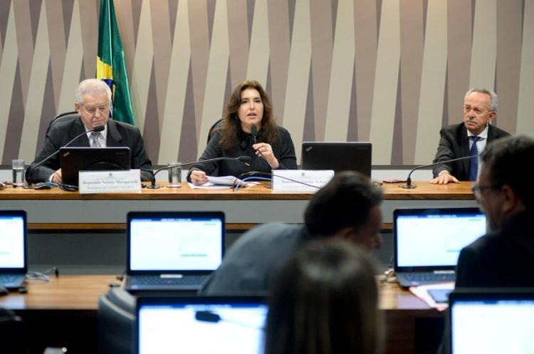 Comissão mista aprova MP e prorroga por 60 dias prazo de adesão ao Refis rural Comissão mista aprova MP e prorroga por 60 dias prazo de adesão ao Refis rural