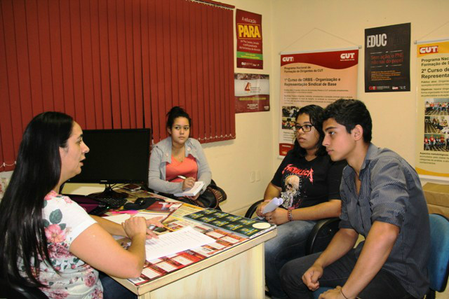 Alunos da Rede Estadual visitam Fetems