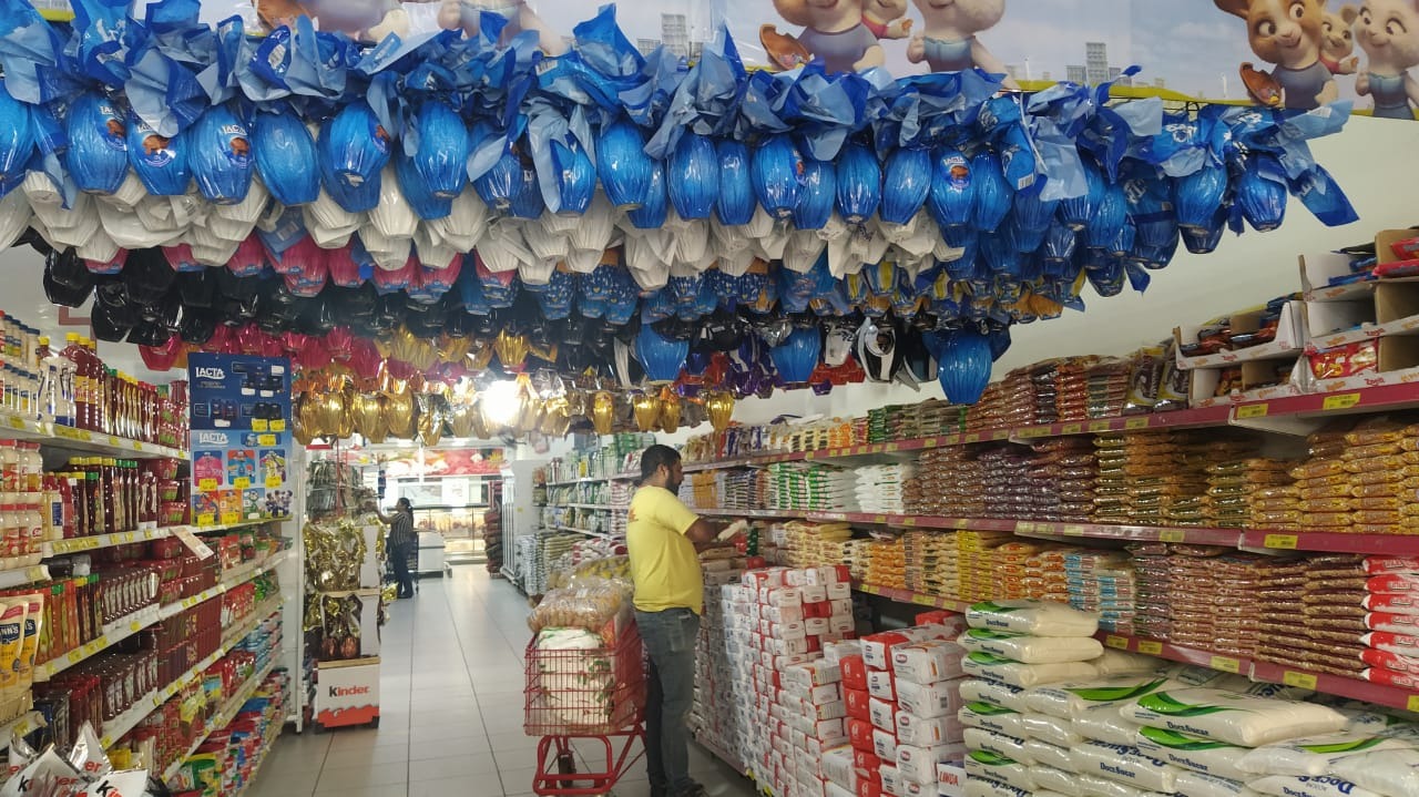 Os comerciantes esperam que na próxima semana as vendas aqueçam / Foto: Moreira Produções