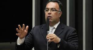 Vargas só pode depor no Conselho de Ética após defesa escrita, decide STF Vargas só pode depor no Conselho de Ética após defesa escrita, decide STF