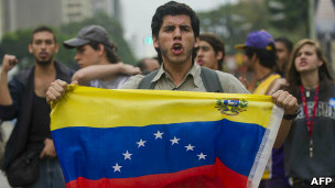 Dilma e os chefes de Estado que participaram da reunião da Unasul participariam da posse de Maduro nesta sexta-feira (19)