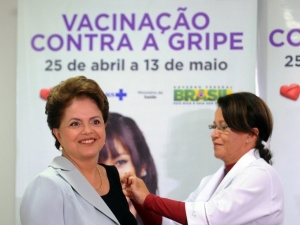 Dilma faz apelo para que grávidas e crianças se vacinem contra a gripe Dilma faz apelo para que grávidas e crianças se vacinem contra a gripe