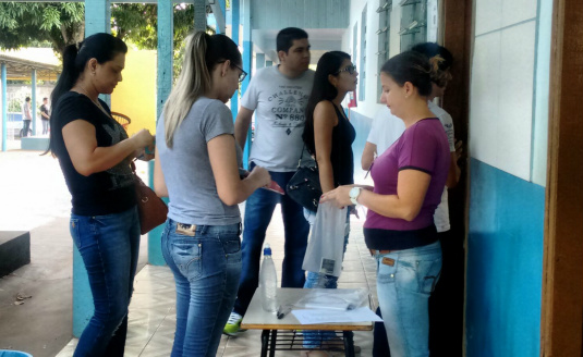 Provas para o concurso da Prefeitura de Amambai aconteceram nesse domingo Candidatos foram divididos em dois turnos, matutino e vespertino, conforme cargo pretendido / Foto: Decom