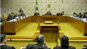 STF publica resumo do julgamento do mensalão Réus terão prazo de dez dias para apresentar recursos a partir da próxima terça-feira