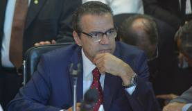 Presidente da Câmara não quer o nome incluído entre prováveis ministros do PMDB