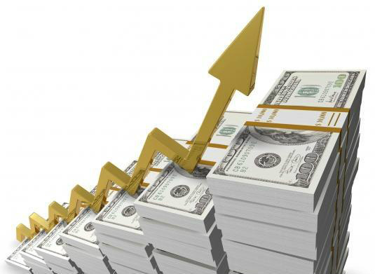 Dólar ultrapassa R$ 3,18 e fecha no maior valor em dois meses