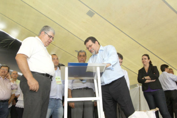 Governador, com lideranças da FAF durante a Feira de 2010. Foto: Divulgação