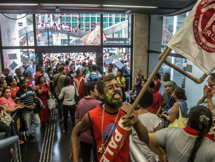 MTST ocupa escritório da Presidência da República em São Paulo MTST ocupa escritório da Presidência da República em São Paulo