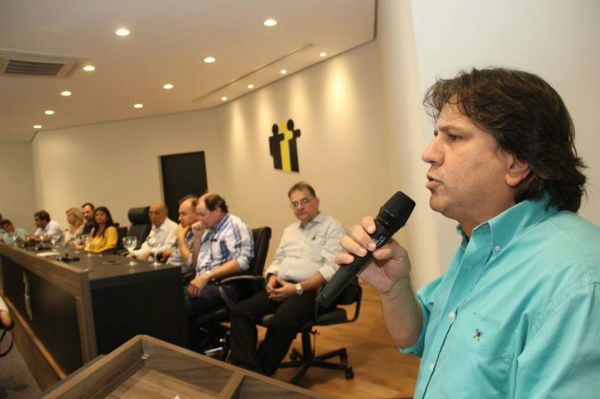 Pedro Caravina discursa no fim do evento - (Foto: Edson Ribeiro/Assomasul)