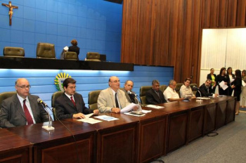 Novo modelo para sistema prisional é defendido em audiência