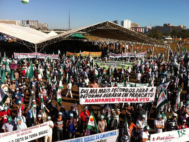 Agricultores familiares acampam na Esplanada dos Ministérios