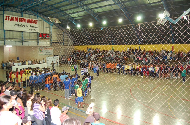 19ª edição dos Jogos Intercolegiais começa em Amambai Um grande público esteve presente na abertura da 19º edição dos Jogos Intercolegiais de Amambai.