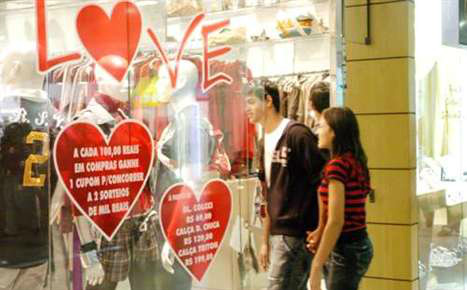 Dia dos Namorados leva 82% dos consumidores às compras Dia dos Namorados leva 82% dos consumidores às compras