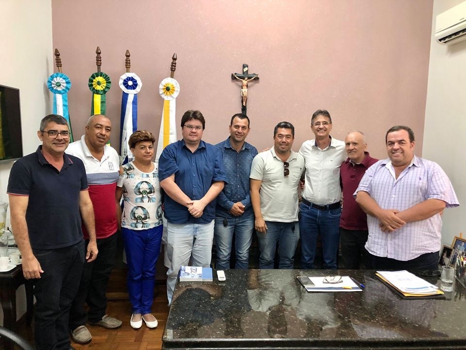 Vereadores recebem Dirceu Lanzarini, secretário especial do Estado Entre os assuntos tratados, tiveram destaque os investimentos do Governo na área da saúde, habitação, educação, saneamento e infraestrutura. / Foto: Assessoria Câmara
