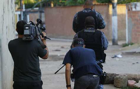 Cinegrafista é morto durante operação da polícia na Favela de Antares, no RJ