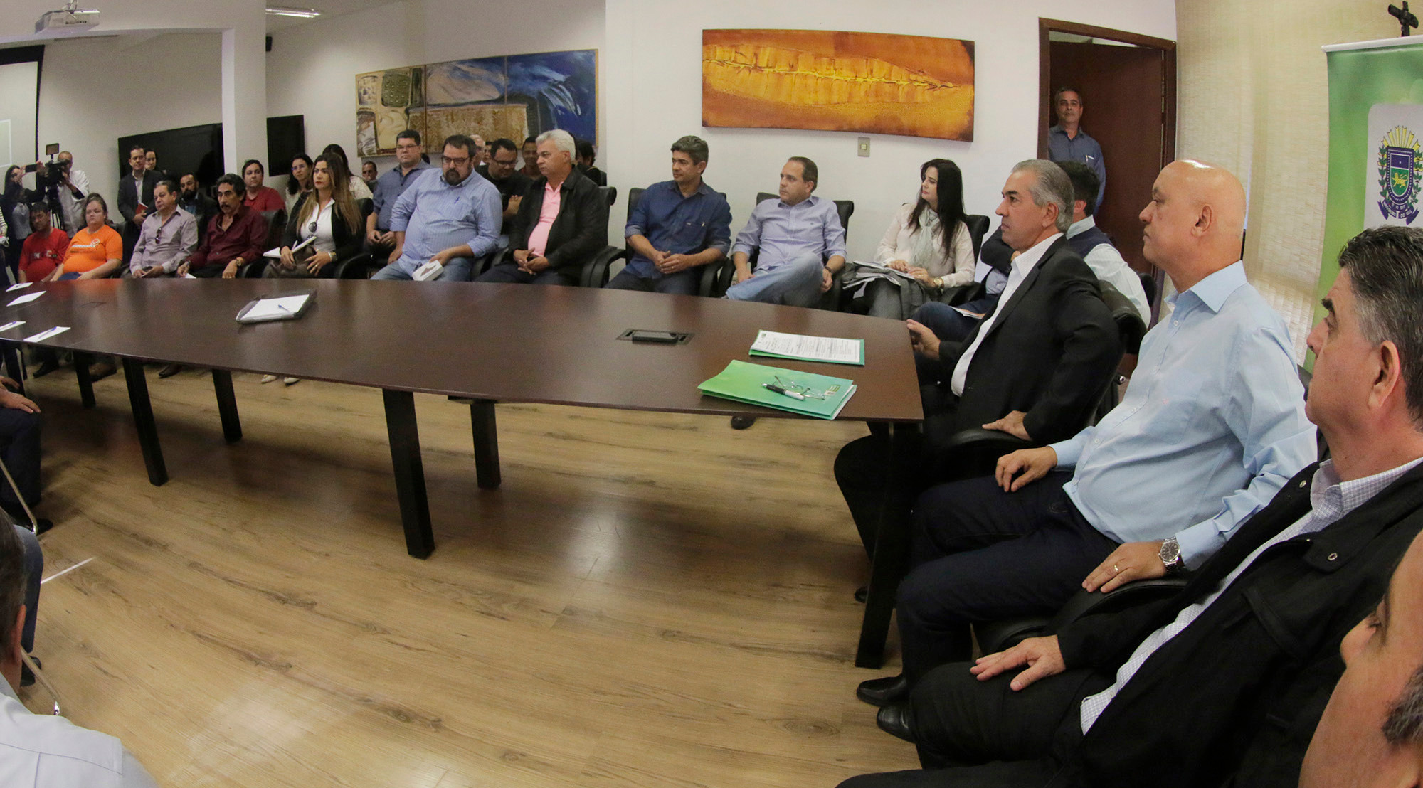 O anúncio foi feito durante reunião na Governadoria, nesta terça (3), com o governador Reinaldo Azambuja e representantes de 39 sindicatos / Foto: Digulgação