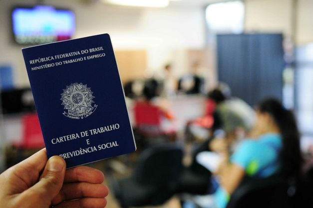 Pesquisa revela que Brasil tem 12,7 milhões de desempregados Pesquisa revela que Brasil tem 12,7 milhões de desempregados