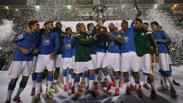 Pela Copa EuroAmericana, torneio internacional disputado entre equipes da América e da Europa onde o continente é o vencedor, o Palmeiras venceu a Fiorentina e levantou o troféu Julinho Botelho, em homenagem ao ex-jogador das equipes