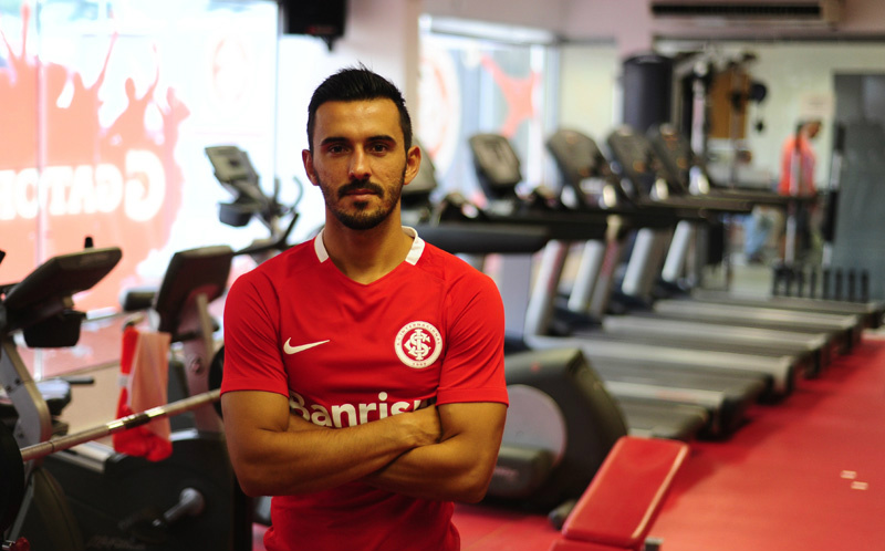 Lateral Uendel é oficialmente anunciado pelo Internacional Lateral esquerdo Uendel é mais um reforço anunciado pelo Internacional para a temporada de 2017 (Foto: Divulgação/Internacional)