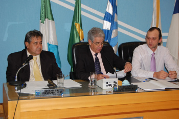 Resumo da sessão da Câmara de Amambai desta quarta-feira, 27 Mesa diretora do legislativo de Amambai. Foto: Moreira Produções