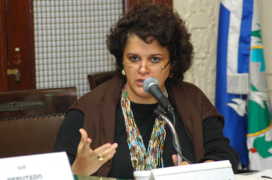 Ministra do Meio Ambiente incentiva estudantes à prática de ações sustentáveis