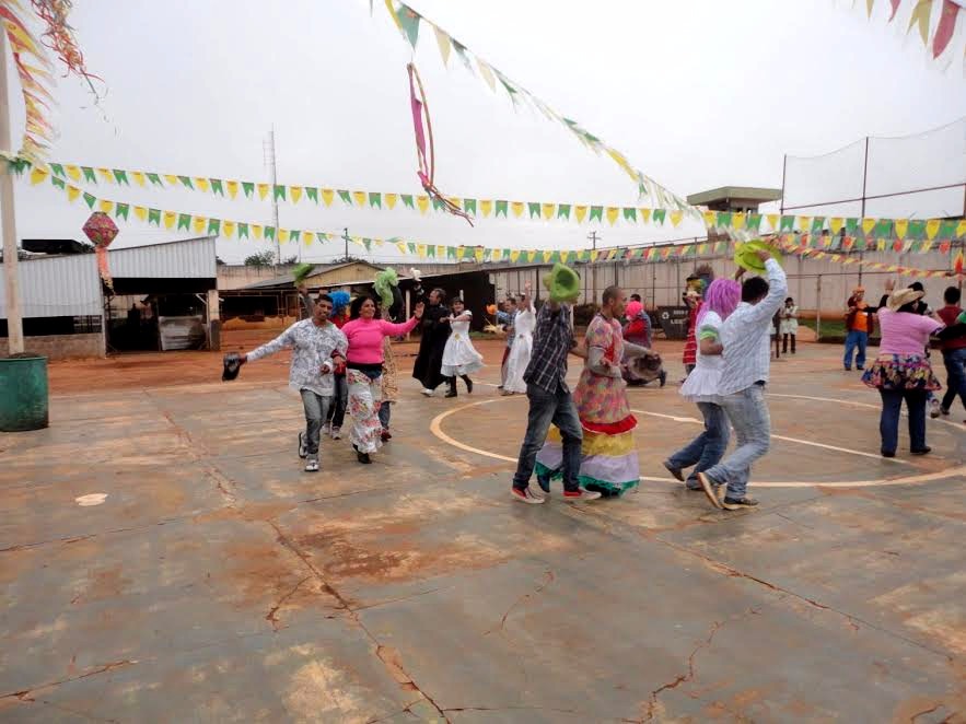 Festas caipiras também proporcionaram interação e harmonia em presídios do MS O objetivo é contribuir com a reintegração social, além de proporcionar a confraternização entre os reeducandos, professores e servidores.