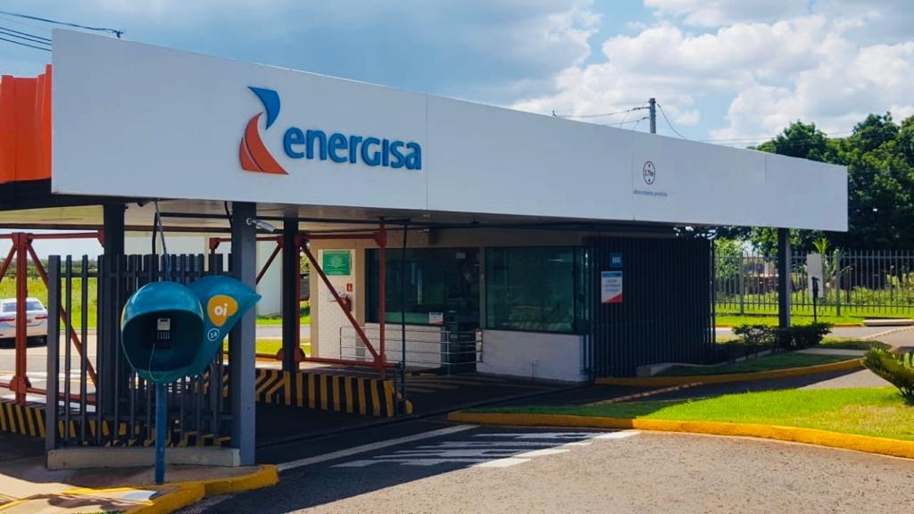 Janete Córdoba busca explicações para aumentos na conta de energia Janete Córdoba, esteve em Campo Grande no escritório regional da Energisa