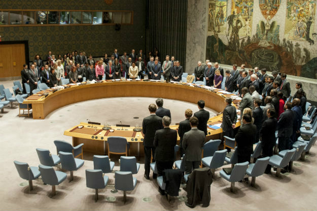 Conselho de Segurança debate raízes de conflitos internacionais Na segunda-feira, Conselho de Segurança fez um minuto de silêncio pelas vítimas em Paris e Beirute. Foto: ONU/Cia Pak