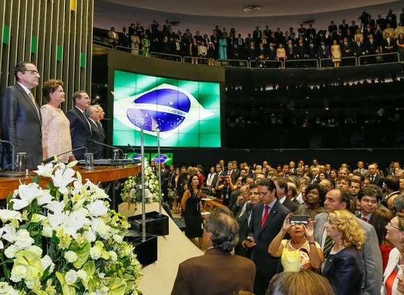 Dilma reitera que enviará ao Congresso medidas contra corrupção Dilma reitera que enviará ao Congresso medidas contra corrupção