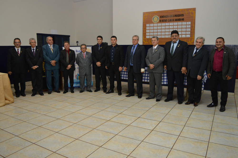 Rotary de Amambai realizou posse de dirigentes 2017/2018 nessa segunda (3) O conselho diretor do Rotary de Amambai pelo ano rotário 2017-2018