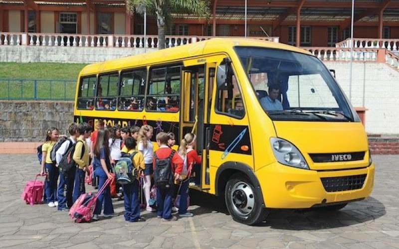 Estados e municípios têm só hoje para comprovar gastos com transporte escolar
