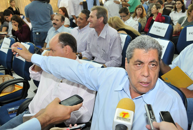 Governador defendeu ontem a quebra de sigilo para apurar desvio de dinheiro