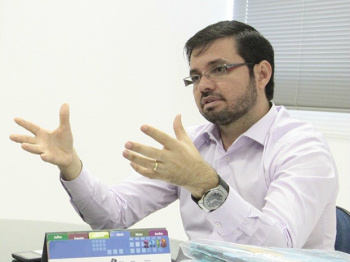 Não fazia sentido esconder quem eu amo e respeito', diz prefeito de Lins/SP O prefeito de Lins (SP), Edgar de Souza (PSDB)
