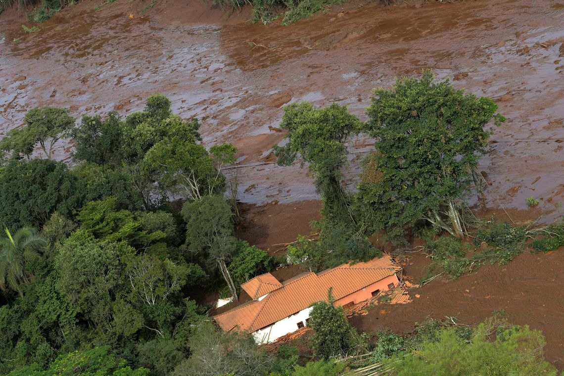 Chega a nove número de mortos pelo rompimento de barragem em Minas REUTERS/Washington Alves/