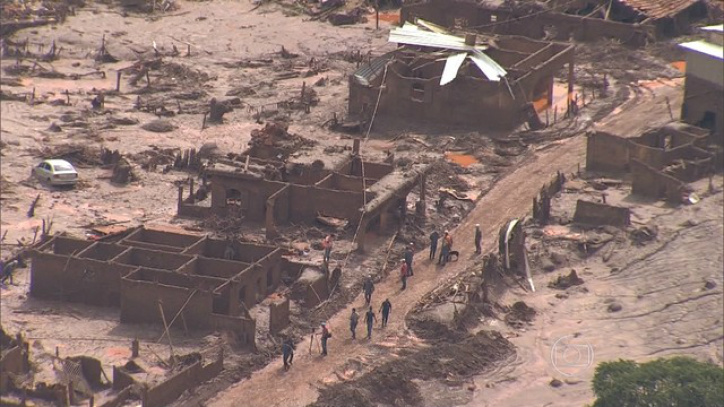 Samarco admite que mais duas barragens podem se romper em Mariana