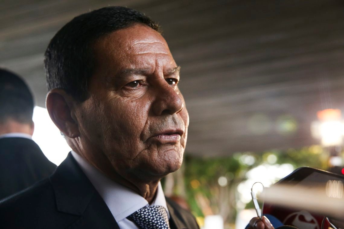 Essa conta não pode vir para o governo, diz Mourão sobre barragem Hamilton Mourão diz que rompimento de barragem em Brumadinho não pode ser atribuída ao governo federal - Valter Campanato/Agência Brasil