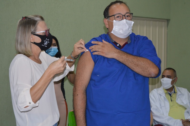 Começou, oficialmente, a vacinação contra Covid-19 em Amambai