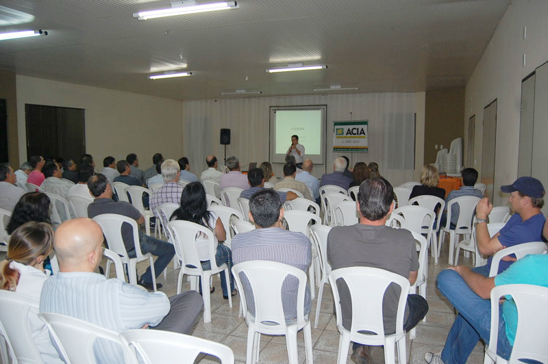 Palestra reuniu cerca de 70 pessoas na ACIAFoto: Moreira Poduções