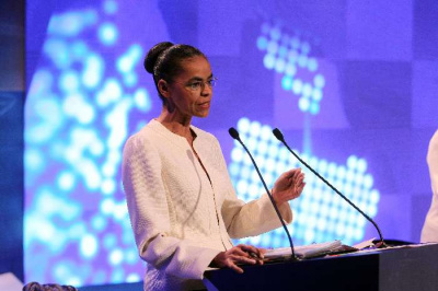 Marina duvida de pesquisas eleitorais e reafirma que quer discutir propostas para o Brasil