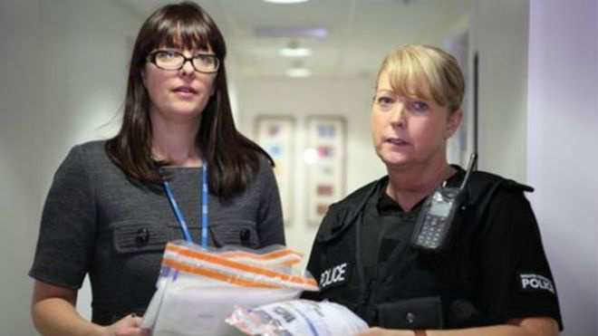 Pergunta que vítimas de violência sexual não ouvem da polícia na Inglaterra Médicos e polícia trabalham juntos em centro de referência para vítimas de violência sexual