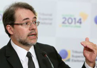 Presidente do TSE comenta redução do eleitorado jovem com voto facultativo Presidente do TSE comenta redução do eleitorado jovem com voto facultativo