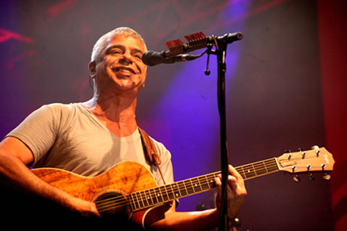 Lulu Santos substituirá Skak no Festival América do Sul em Corumbá Cantor pop substituirá banda apenas no Festival América do Sul