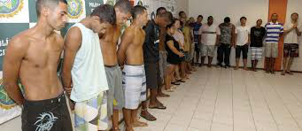 Rio: PM faz operação contra tráfico de drogas em comunidades na zona norte