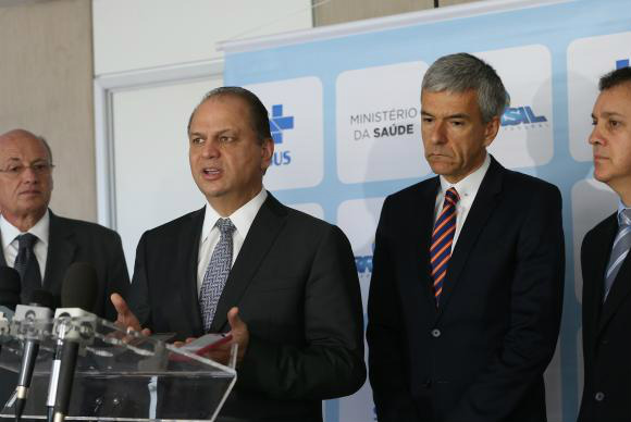 CNJ e ministério discutem medidas para reduzir judicialização na saúde O ministro da Saúde, Ricardo Barros, recebe o Desembargador do TRF 4ª Região, João Pedro Gebran Neto, conselheiro Arnaldo Hossepian e Giovanni Guido Cerri, do Hospital Sírio Libanês