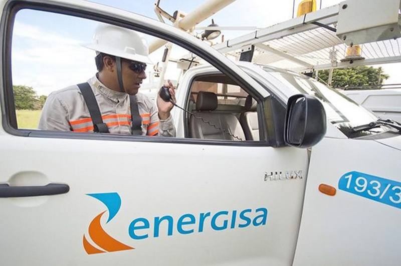 Manifestação em frente a Energisa acontece nesta segunda-feira (28), em Amambai Elevação no valor das contas, oscilação e constantes faltas de energia tanto na área urbana como rural do município são algumas das reclamações dos amambaienses.